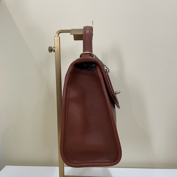 Vintage Coach Regina - Picture 4 of 16